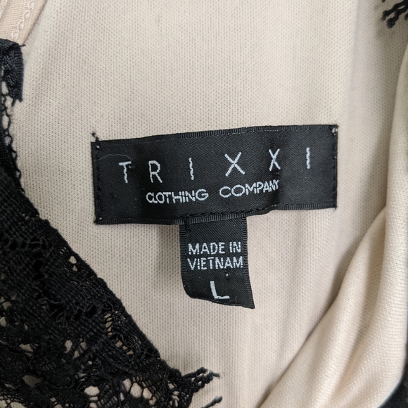 Lace and Tulle Dress large - Picture 4 of 4